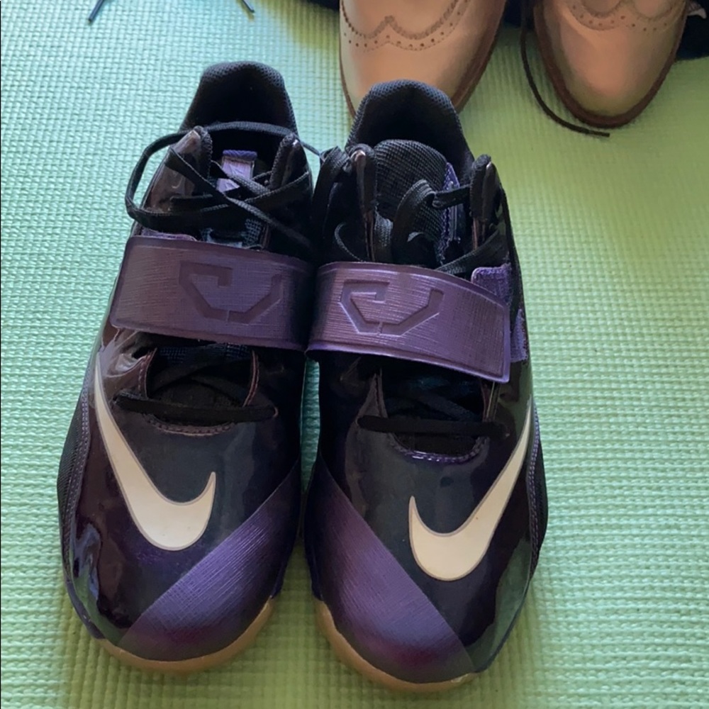 Nike CJ Trainer 2 Purple Glow Athletic Shoes